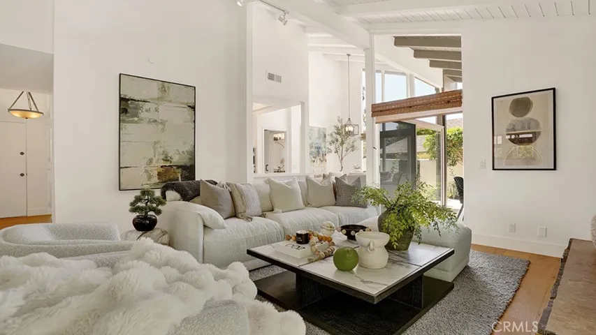 2211 Fortuna, Newport Beach, California 92660