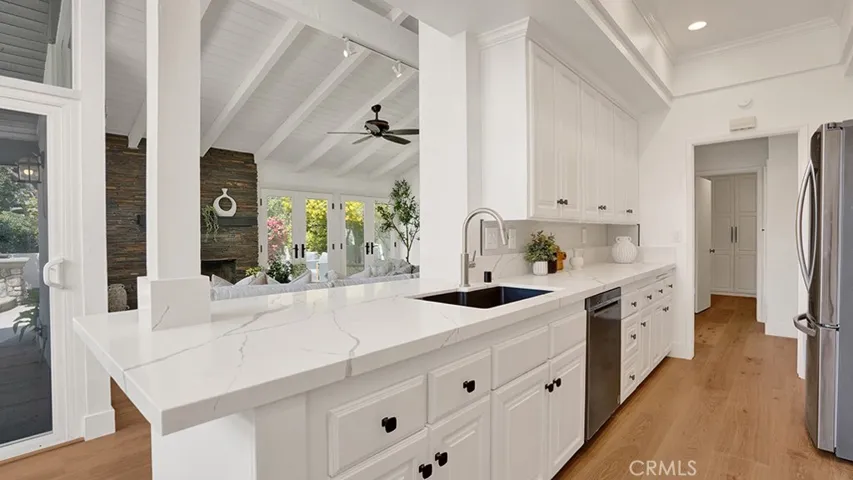 2211 Fortuna, Newport Beach, California 92660