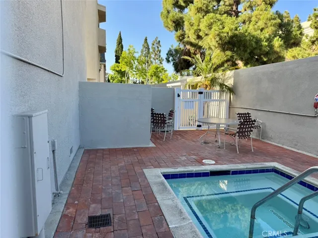 12476 Montecito Road 5, Seal Beach, California 90740