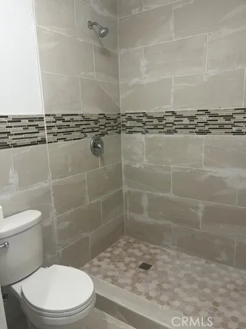 Large walk in shower.