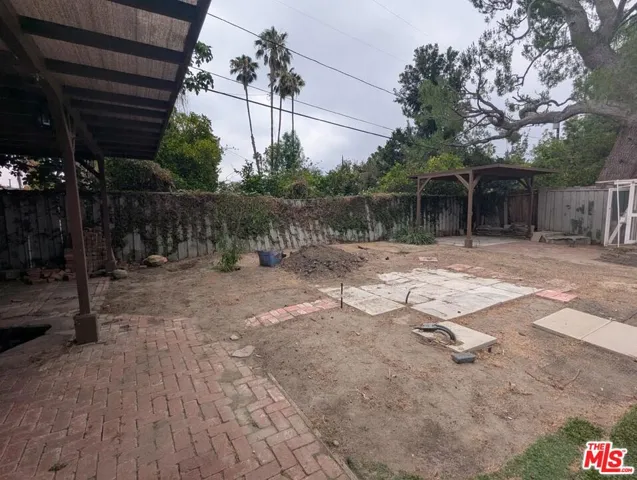 6220 Oakdale Avenue, Woodland Hills, California 91367