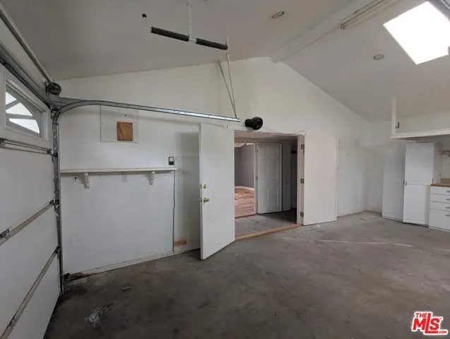 6220 Oakdale Avenue, Woodland Hills, California 91367