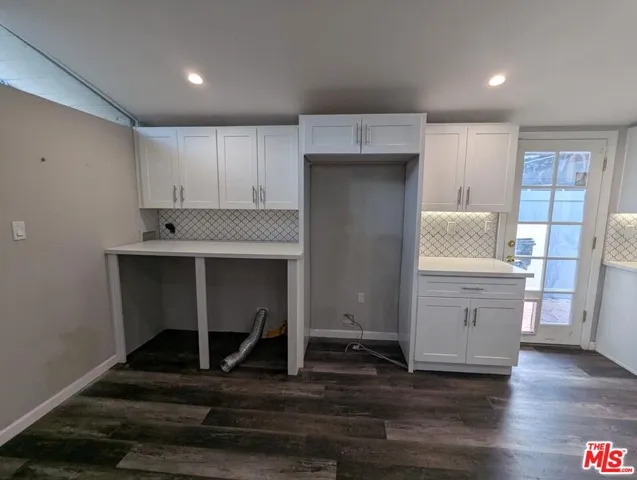 6220 Oakdale Avenue, Woodland Hills, California 91367