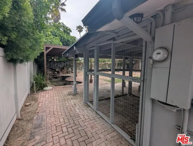 6220 Oakdale Avenue, Woodland Hills, California 91367