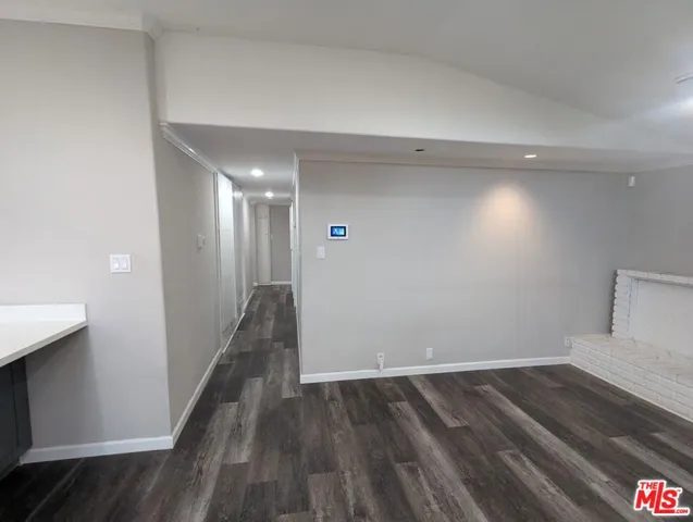 6220 Oakdale Avenue, Woodland Hills, California 91367