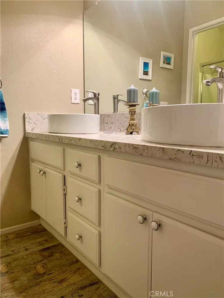 Main hall bath