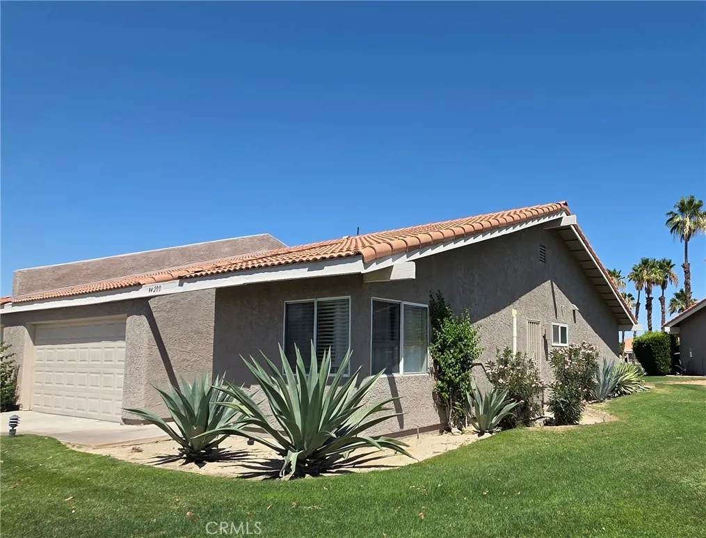 Side view Casita