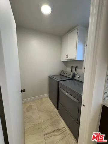 Unit comes w/washer & dryer