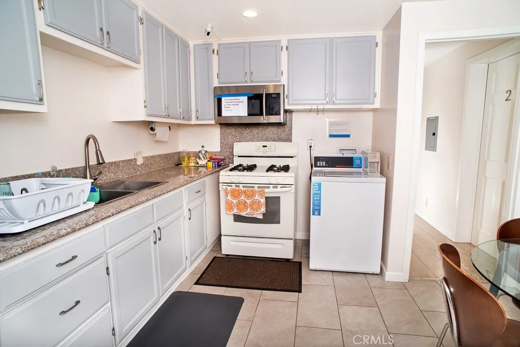 Kitchen apt 2