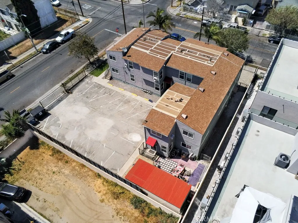 Spacious Parking Lot
