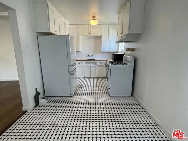 2663 Queen Street 2663, Los Angeles, California 90039