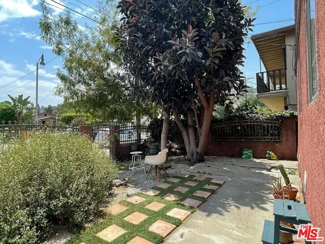 2663 Queen Street 2663, Los Angeles, California 90039