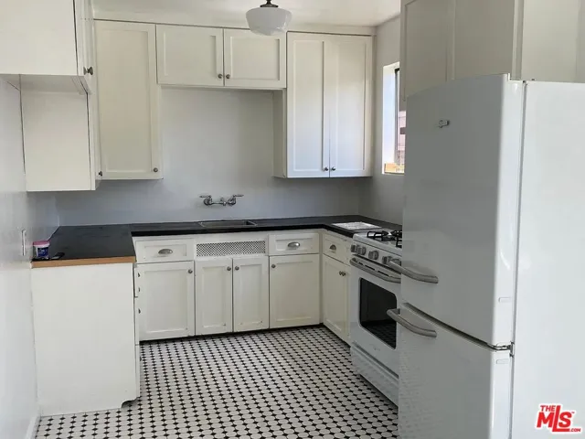 2663 Queen Street 2663, Los Angeles, California 90039