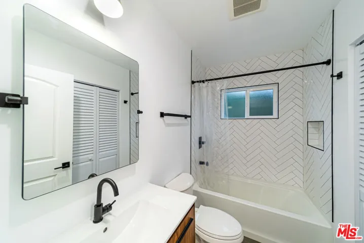 2663 Queen Street 2663, Los Angeles, California 90039
