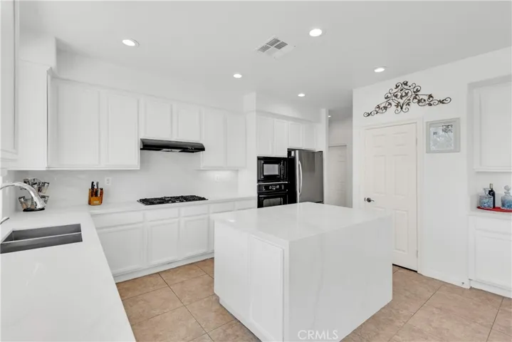 28195 Juniper Tree, Menifee, California 92585
