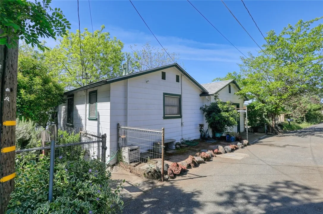 10465 E Hwy 20