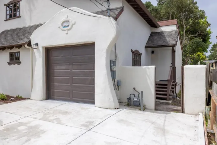 677 Taylor Street, Monterey, California 93940