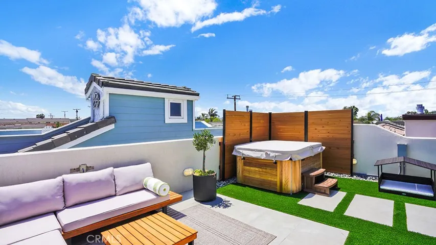209 6th, Seal Beach, California 90740