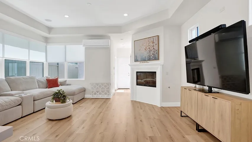209 6th, Seal Beach, California 90740