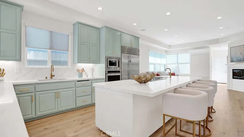 209 6th, Seal Beach, California 90740