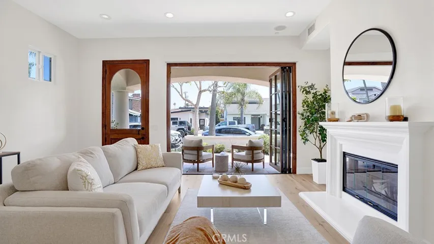 209 6th, Seal Beach, California 90740