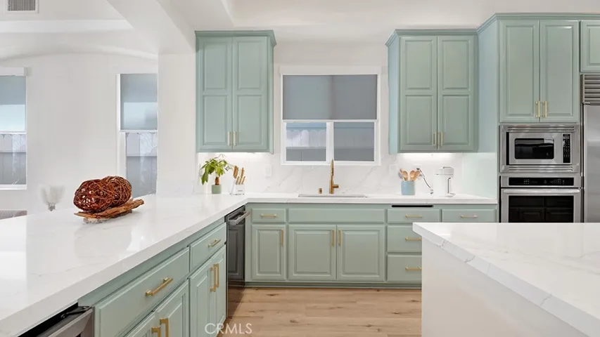209 6th, Seal Beach, California 90740
