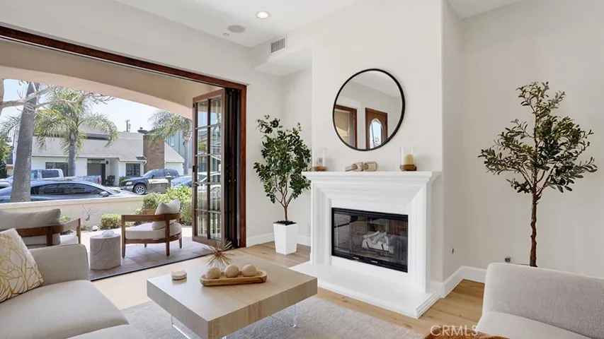 209 6th, Seal Beach, California 90740