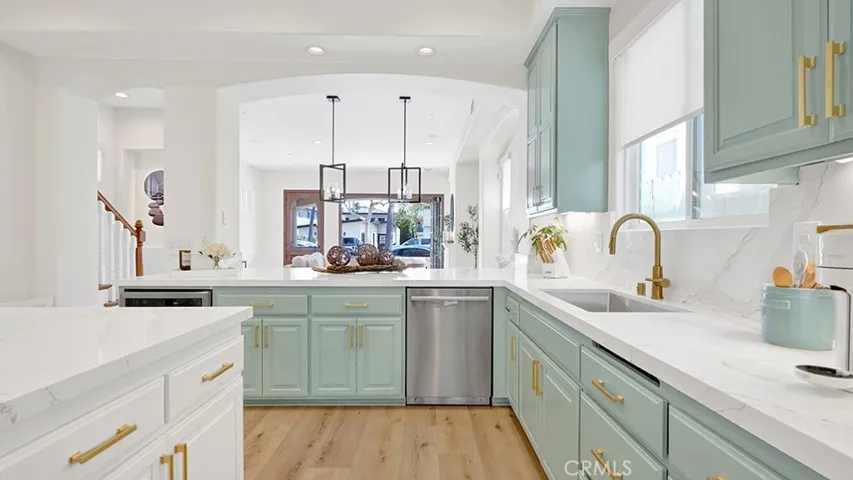 209 6th, Seal Beach, California 90740
