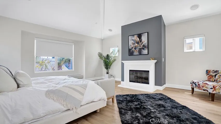 209 6th, Seal Beach, California 90740