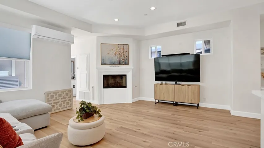 209 6th, Seal Beach, California 90740