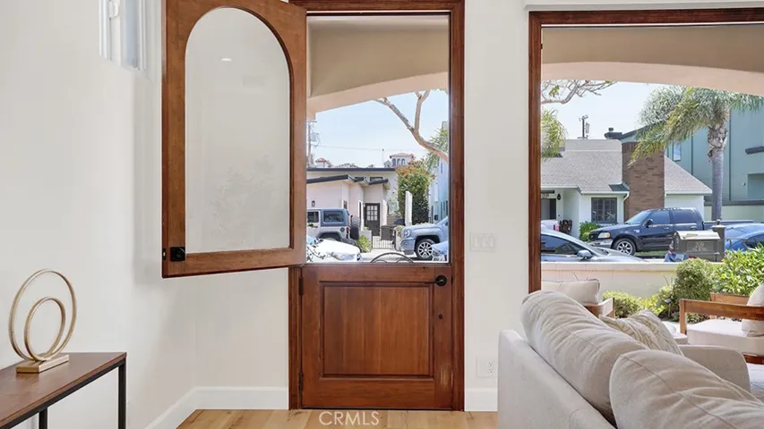 209 6th, Seal Beach, California 90740