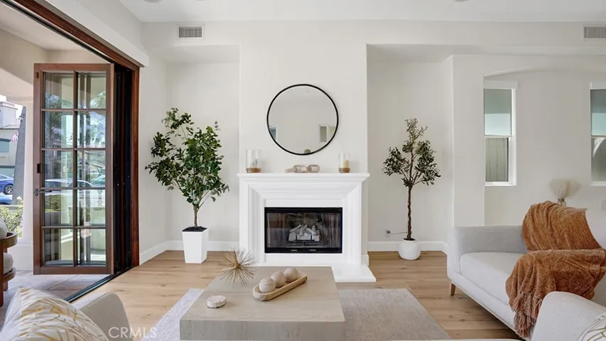 209 6th, Seal Beach, California 90740