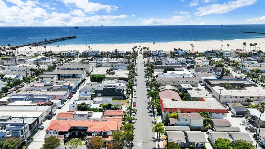 209 6th, Seal Beach, California 90740