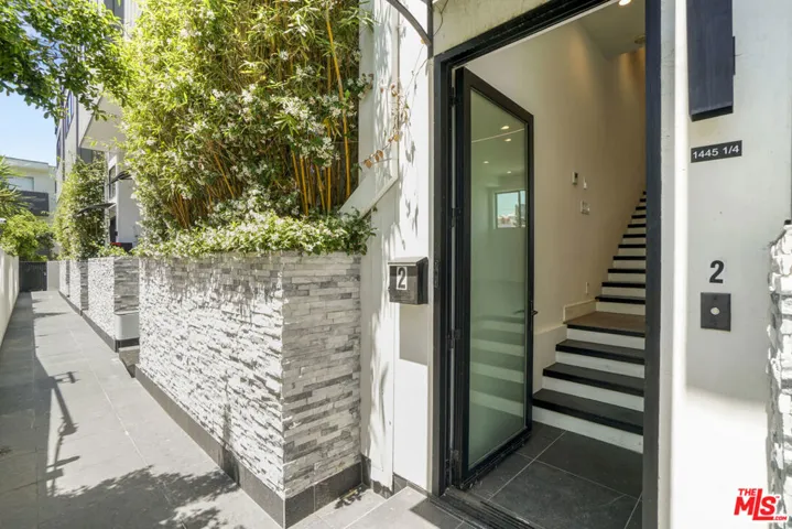 1447 N Martel Avenue, Los Angeles, California 90046