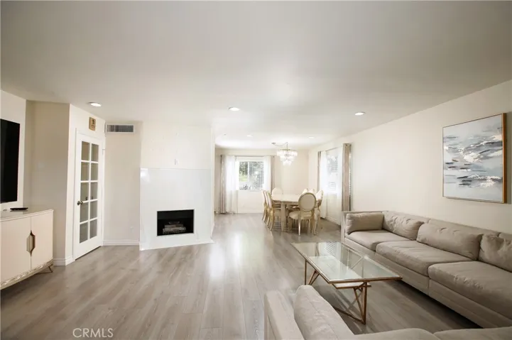 9560 Via Bernardo, Burbank, California 91504