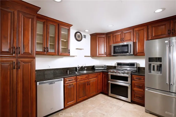 9560 Via Bernardo, Burbank, California 91504