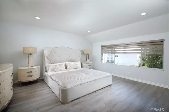9560 Via Bernardo, Burbank, California 91504