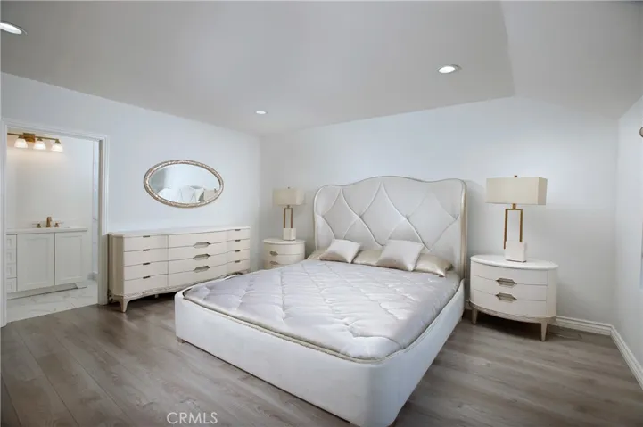 9560 Via Bernardo, Burbank, California 91504
