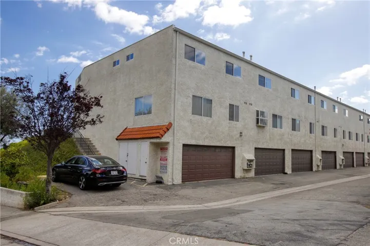 9560 Via Bernardo, Burbank, California 91504