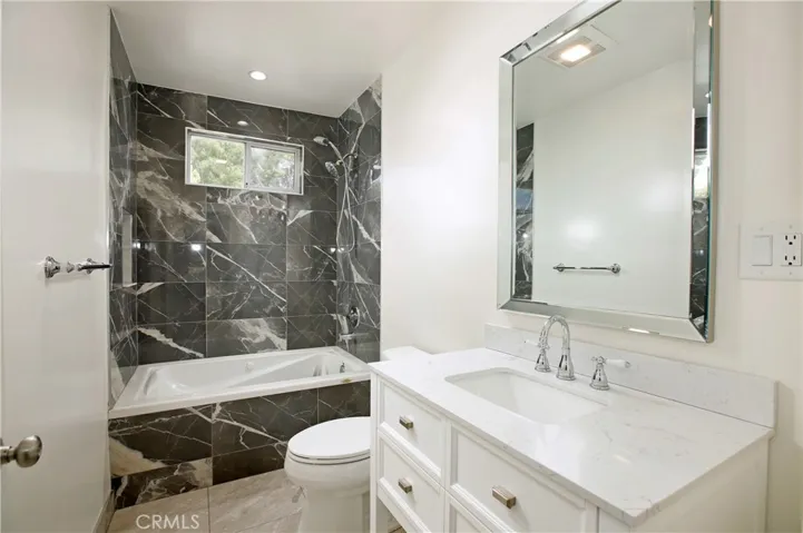 9560 Via Bernardo, Burbank, California 91504
