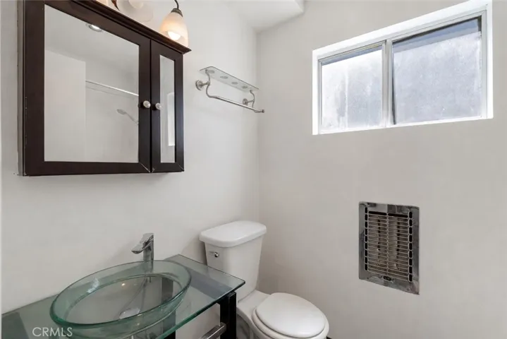 downstairs Level bathroom #1