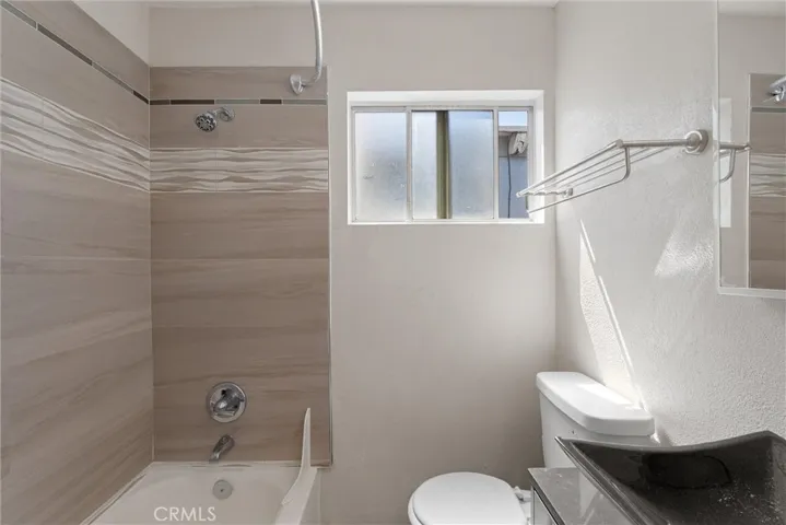 Upper Level: Bathroom #1 (hallway)