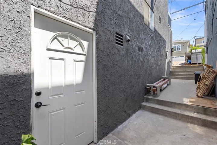 Downstairs Level Entry