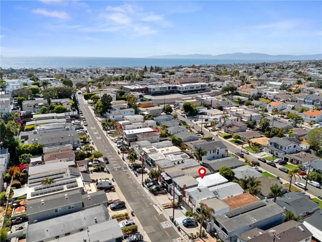 Just a few blocks from the beach!