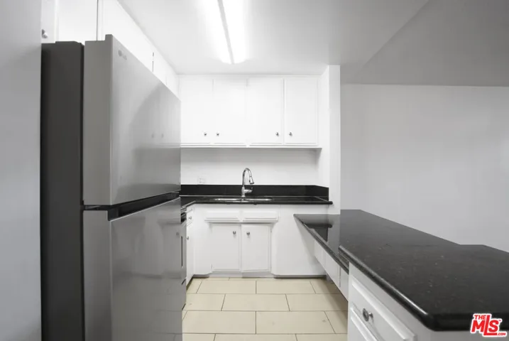 425 S Kenmore Avenue 311, Los Angeles, California 90020