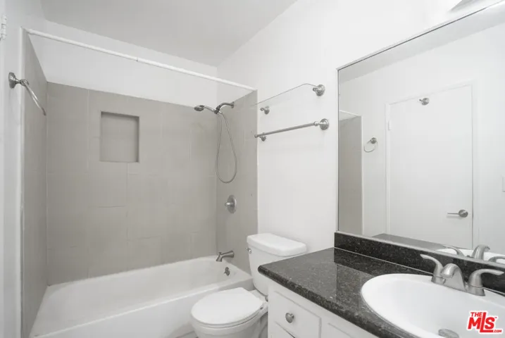 425 S Kenmore Avenue 311, Los Angeles, California 90020