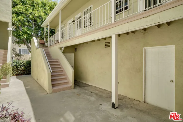214 N La Peer Drive, Beverly Hills, California 90211