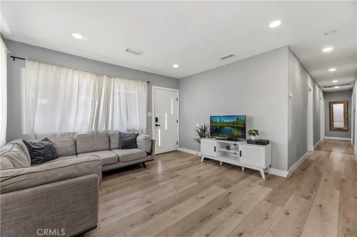 10925 Dalerose, Inglewood, California 90304