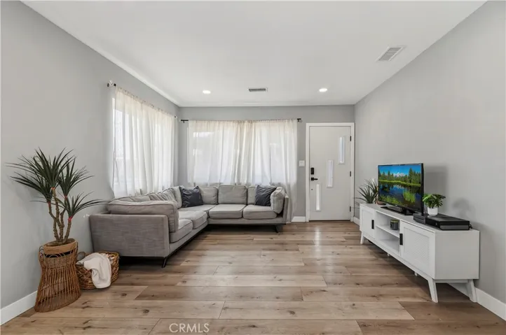 10925 Dalerose, Inglewood, California 90304