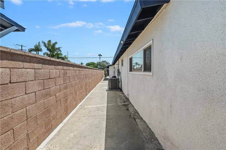 10925 Dalerose, Inglewood, California 90304